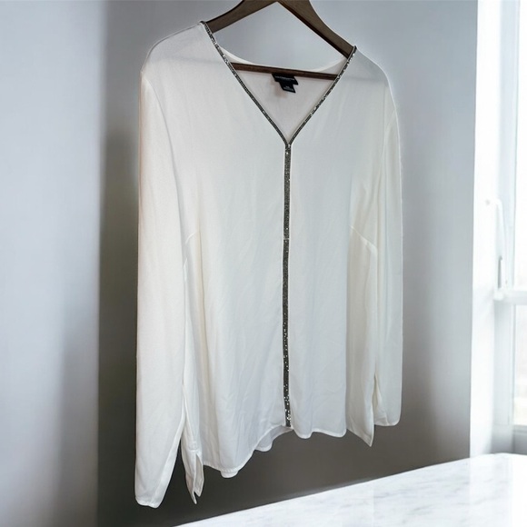 Liz Claiborne White Long Sleeve Blouse with Silver Trim V-Neck - Picture 4 of 5